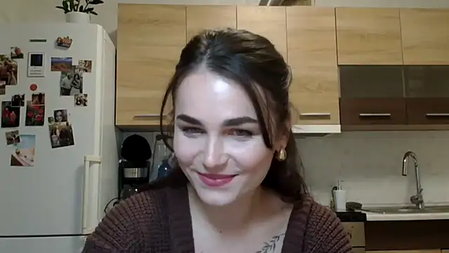 Silviaa a online show from October 23, 2025, 5:00 pm