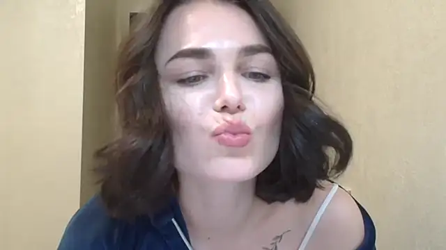 Snapshot of Silviaa_a chatting on April 10, 2026, 7:32 pm Silviaa a online show from April 10, 2026, 7:32 pm