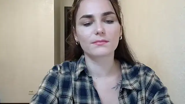 Silviaa a online show from October 8, 2025, 6:41 pm