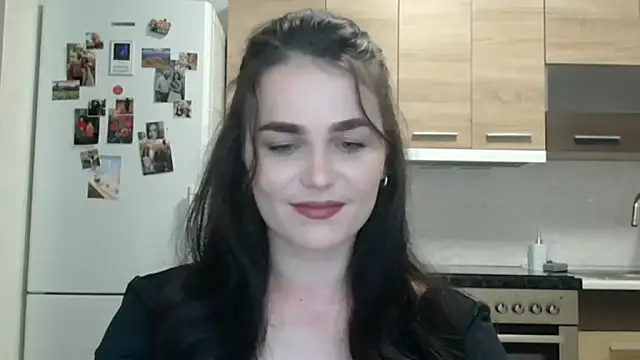 Silviaa a online show from November 26, 2025, 7:58 pm