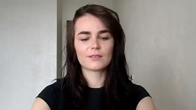 Silviaa a online show from October 12, 2025, 11:11 am