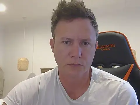 Snapshot of TroyDieselXXX chatting on November 10, 2025, 4:06 am TroyDieselXXX online show from November 10, 2025, 4:06 am