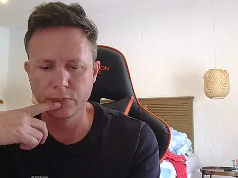 Snapshot of TroyDieselXXX chatting on December 1, 2025, 6:58 am TroyDieselXXX online show from December 1, 2025, 6:58 am