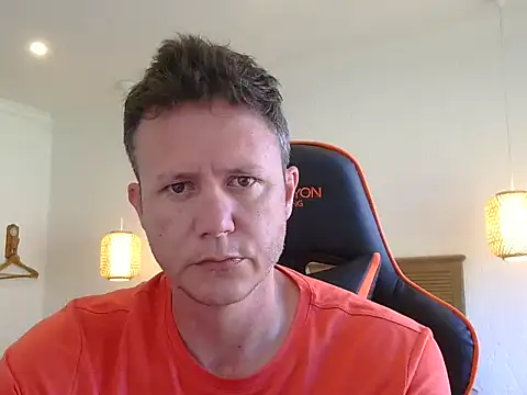 Snapshot of TroyDieselXXX chatting on December 2, 2025, 5:20 am TroyDieselXXX online show from December 2, 2025, 5:20 am