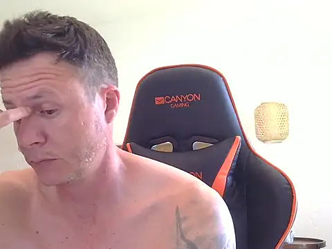 Snapshot of TroyDieselXXX chatting on November 21, 2025, 11:09 am TroyDieselXXX online show from November 21, 2025, 11:09 am