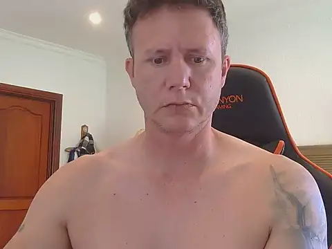 Snapshot of TroyDieselXXX chatting on November 13, 2025, 6:28 am TroyDieselXXX online show from November 13, 2025, 6:28 am