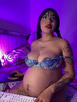 lucialauper  online show from November 29, 2025, 11:27 pm