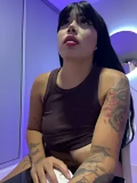 lucialauper  online show from June 4, 2026, 12:59 am