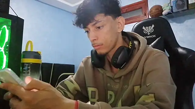 Snapshot of Dark_DesireX chatting on February 16, 2026, 2:16 pm Dark DesireX online show from February 16, 2026, 2:16 pm