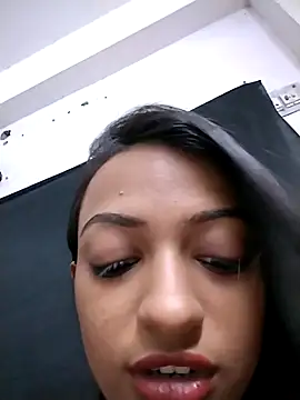 Your-Kitkat online show from October 17, 2025, 11:45 am