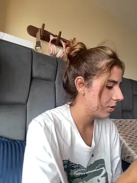 AllieYourGirl online show from September 13, 2025, 5:24 pm