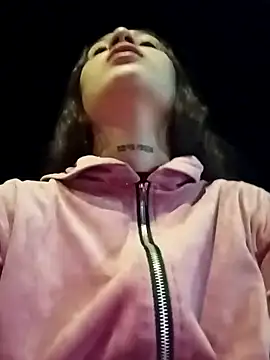 Arii collins1 online show from October 8, 2025, 3:52 am