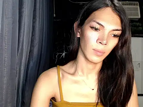 ladyhotcuming online show from August 3, 2026, 8:26 pm