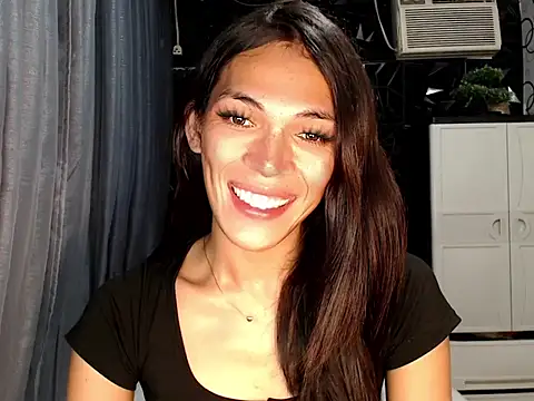 ladyhotcuming online show from June 22, 2026, 11:18 am