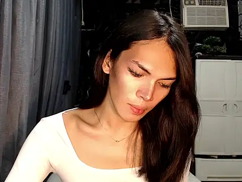ladyhotcuming online show from July 10, 2026, 10:04 am
