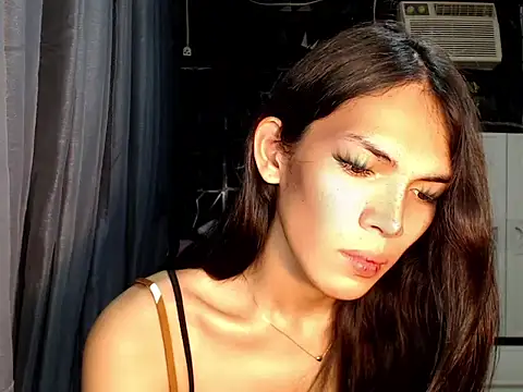 ladyhotcuming online show from July 28, 2026, 8:52 pm