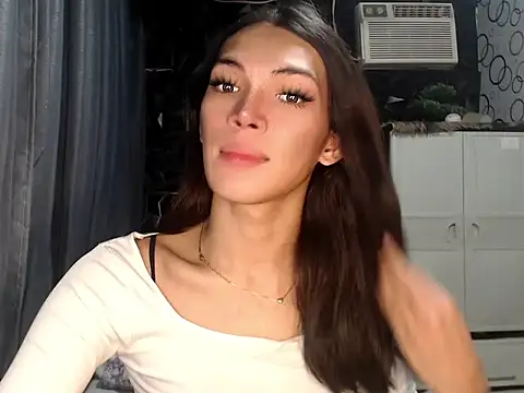 ladyhotcuming online show from July 5, 2026, 9:10 pm