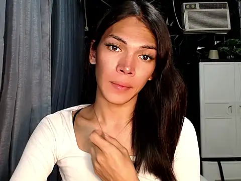 ladyhotcuming online show from June 17, 2026, 9:30 am