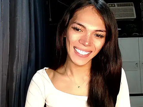 ladyhotcuming online show from July 26, 2026, 9:32 pm