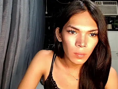 ladyhotcuming online show from June 20, 2026, 1:32 am