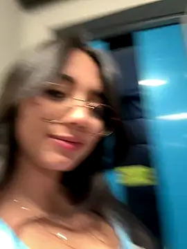 Michelle Zoe online show from September 21, 2025, 8:25 pm