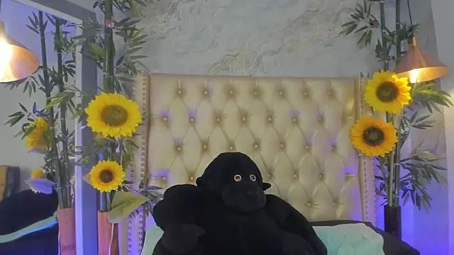 LittleeJaz online show from December 17, 2025, 4:06 am