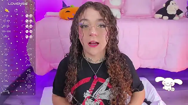 hannacutegod online show from October 25, 2025, 4:11 am