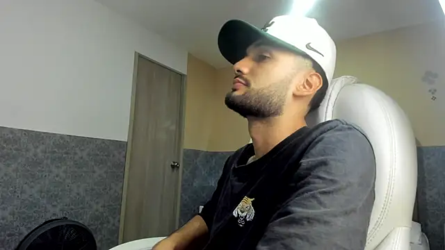 Ryan Jackson  online show from September 23, 2025, 12:06 am