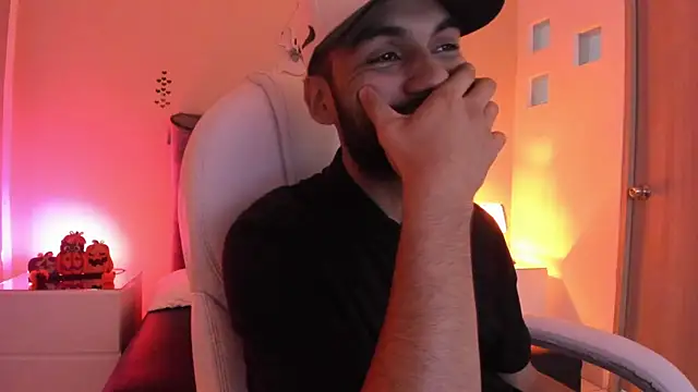 Ryan Jackson  online show from October 4, 2025, 9:05 pm