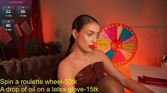 EmiliyaRoude online show from September 30, 2025, 12:33 pm