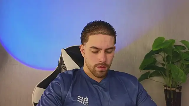 Snapshot of Ades_Lowe chatting on November 27, 2025, 10:48 am Ades Lowe online show from November 27, 2025, 10:48 am