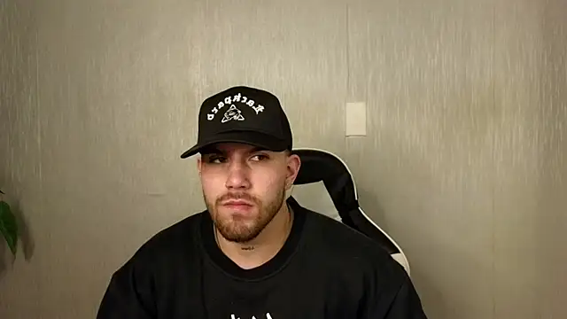 Snapshot of Ades_Lowe chatting on October 14, 2025, 11:55 am Ades Lowe online show from October 14, 2025, 11:55 am