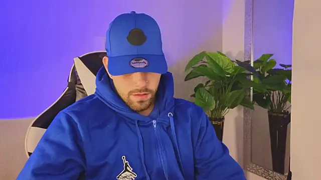 Snapshot of Ades_Lowe chatting on November 30, 2025, 11:33 am Ades Lowe online show from November 30, 2025, 11:33 am