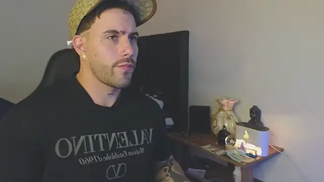 Snapshot of Ades_Lowe chatting on June 2, 2026, 7:19 am Ades Lowe online show from June 2, 2026, 7:19 am