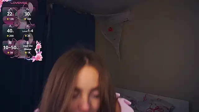 LoraDavi online show from November 26, 2025, 7:19 am