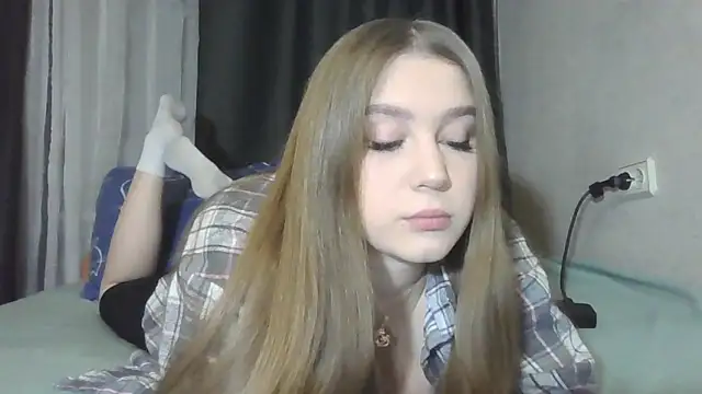 yourhoney Lola  online show from November 29, 2025, 1:11 pm