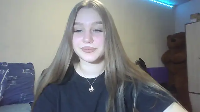 yourhoney Lola  online show from October 18, 2025, 3:36 pm