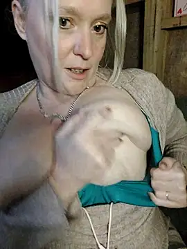 Bouncy-Bella28X online show from September 25, 2025, 7:36 am