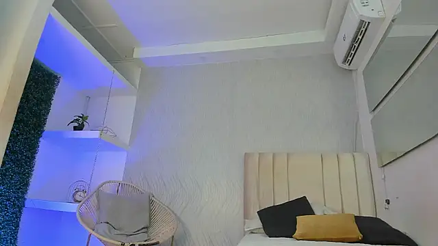 keyla mejia online show from February 22, 2026, 12:07 pm