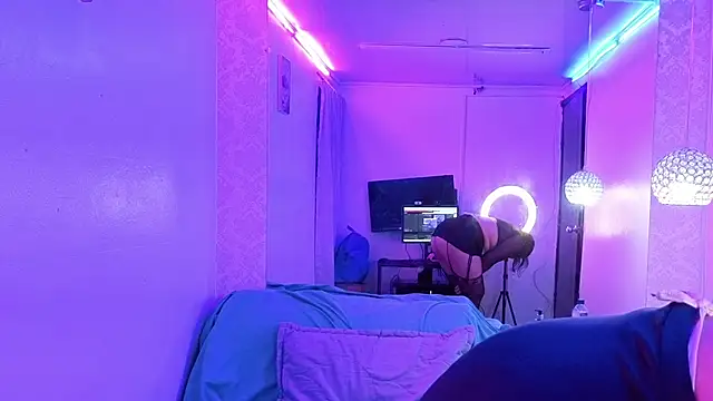 scarlett widow  online show from January 16, 2026, 2:37 am