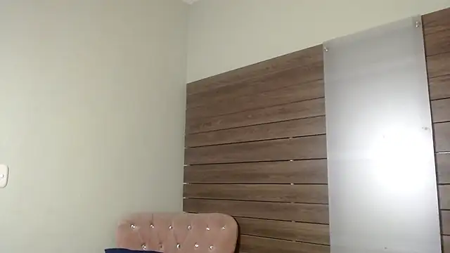 Snapshot of Karol_Yessenia chatting on October 2, 2025, 1:03 pm Karol Yessenia online show from October 2, 2025, 1:03 pm