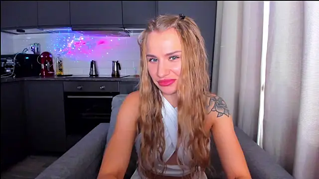 MashaFromRussia   online show from September 15, 2025, 7:42 am