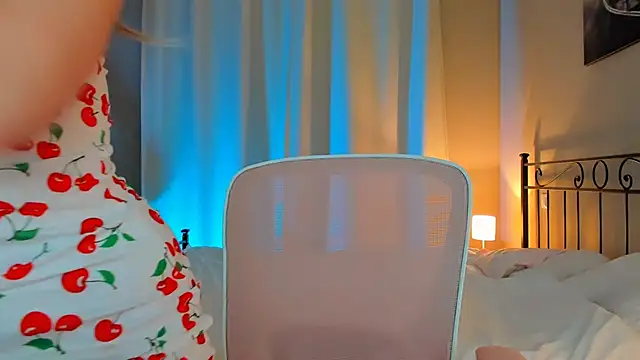 VelvetEliza online show from September 28, 2025, 5:31 pm