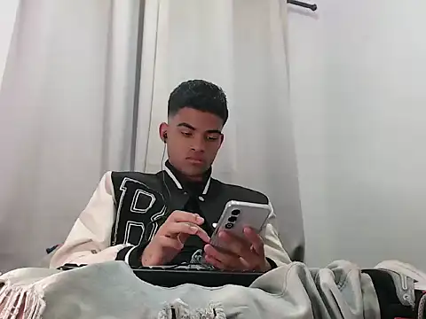 camillo beischel  online show from October 5, 2025, 7:04 pm