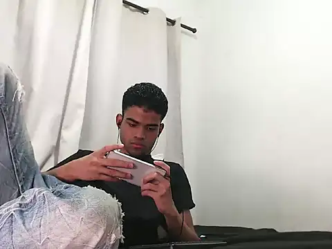 camillo beischel  online show from October 1, 2025, 6:34 pm