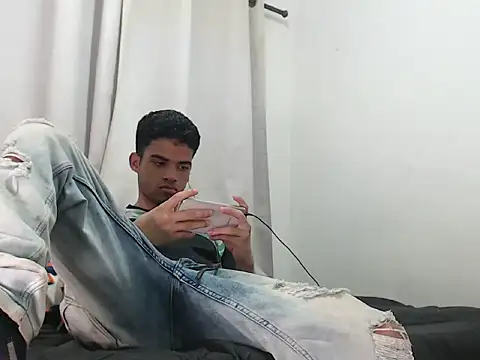 camillo beischel  online show from October 2, 2025, 6:55 pm