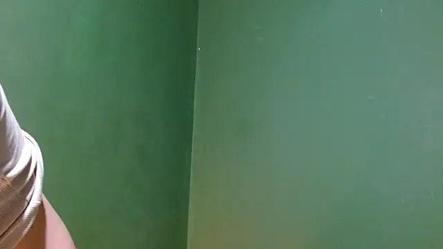 Roxiehood online show from September 19, 2025, 2:37 am