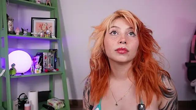 YunoRose  online show from October 5, 2025, 9:49 pm