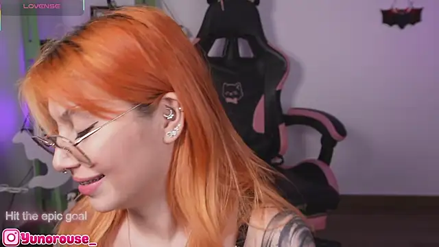 YunoRose  online show from November 10, 2025, 6:18 am