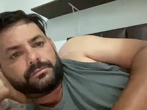 Snapshot of Almir10 chatting on September 19, 2025, 12:36 am Almir10 online show from September 19, 2025, 12:36 am